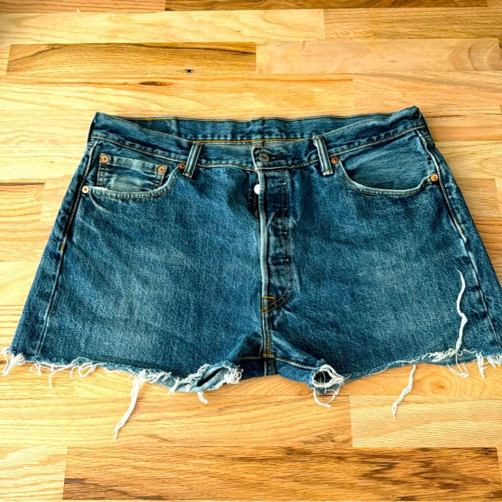 NWOT 501 Denim cutoff shorts